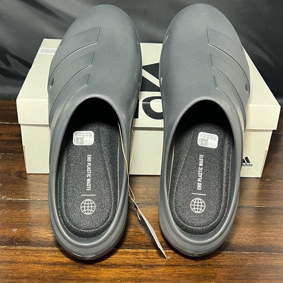 New IN BOX ADIDAS ADICANE CLOGS - Picture 2 of 6